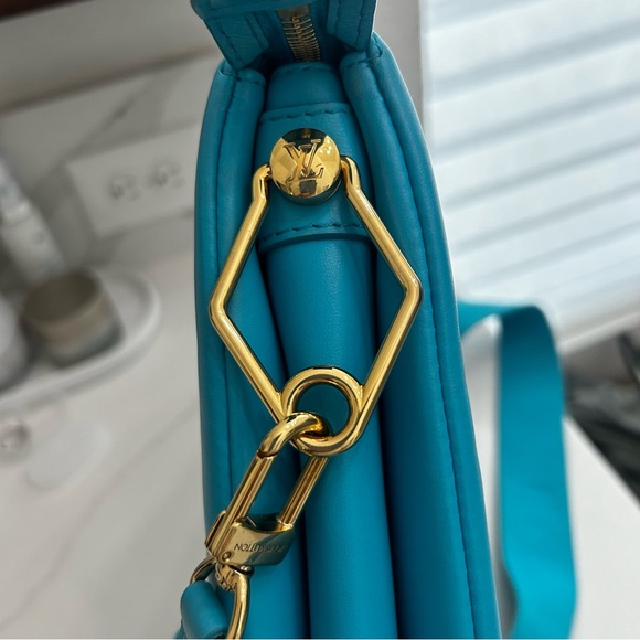 Louis Vuitton RARE Coussin PM in Turquoise - Picture 8 of 16